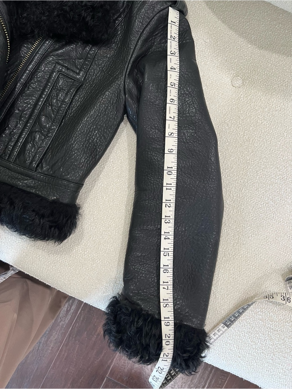 Vince Black Lamb Leather & Lamb Shearling Moto Jacket XS | Cropped Luxury Coat - Picture 9 of 10